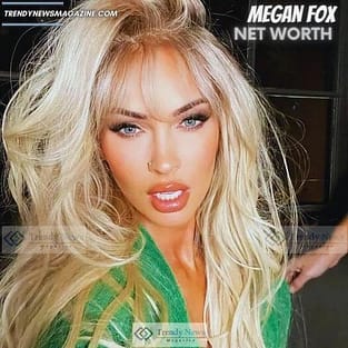 Megan Fox Thumbs -Net Worth and Biography