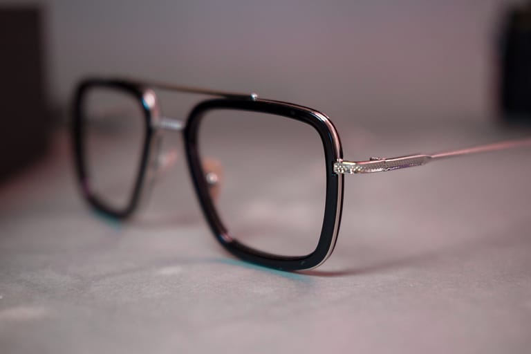 Here’s How You Can Find Your Perfect Eyeglass Frame Online!